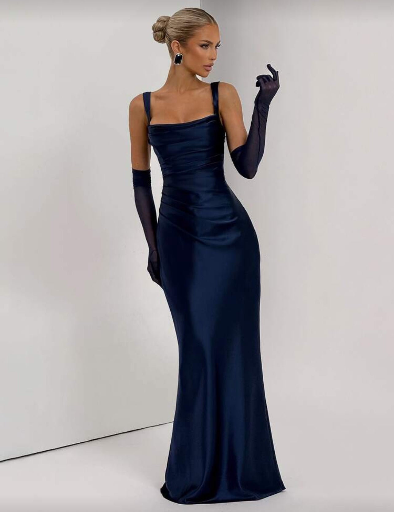 Clinched Bodywaist Dress