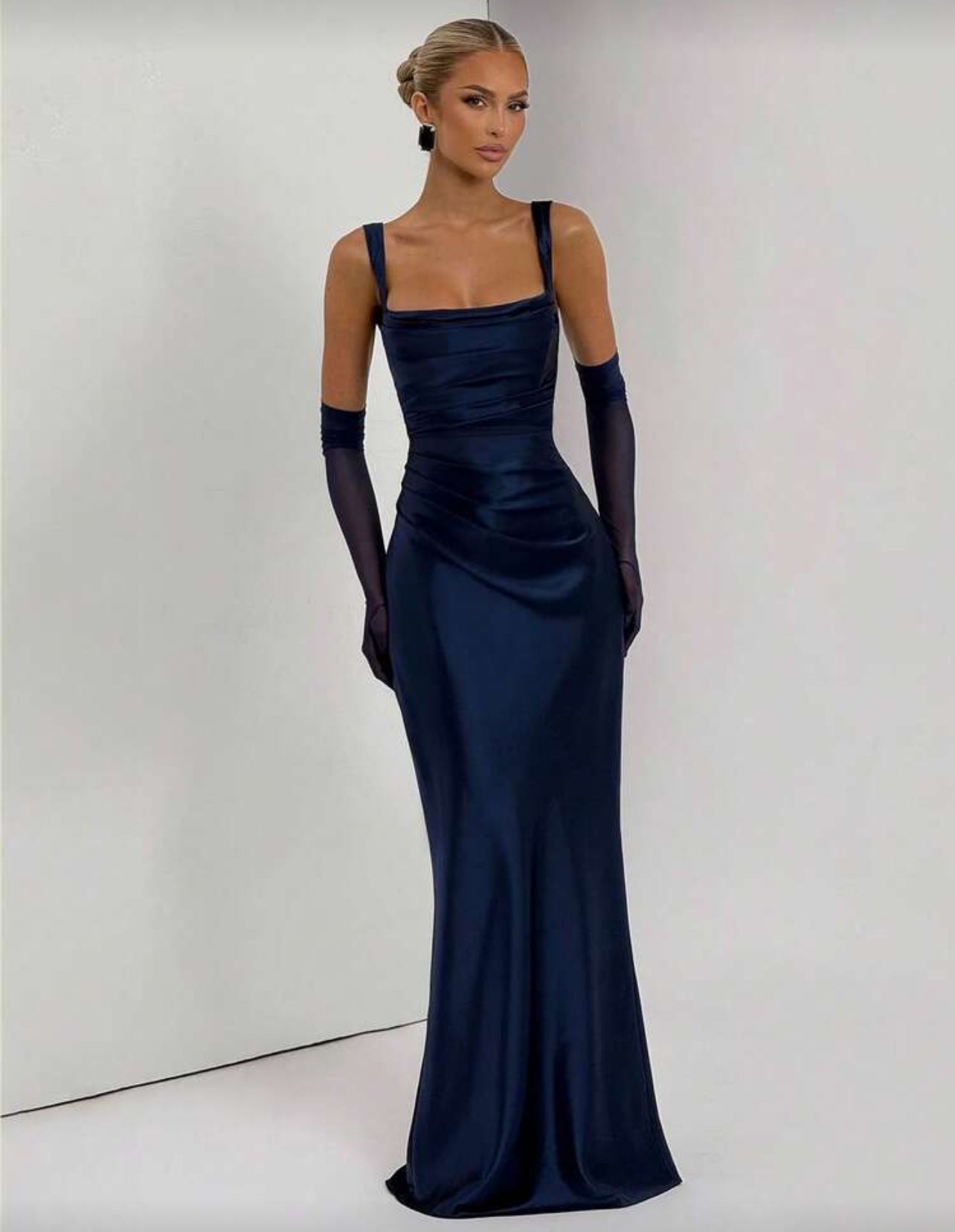 Clinched Bodywaist Dress