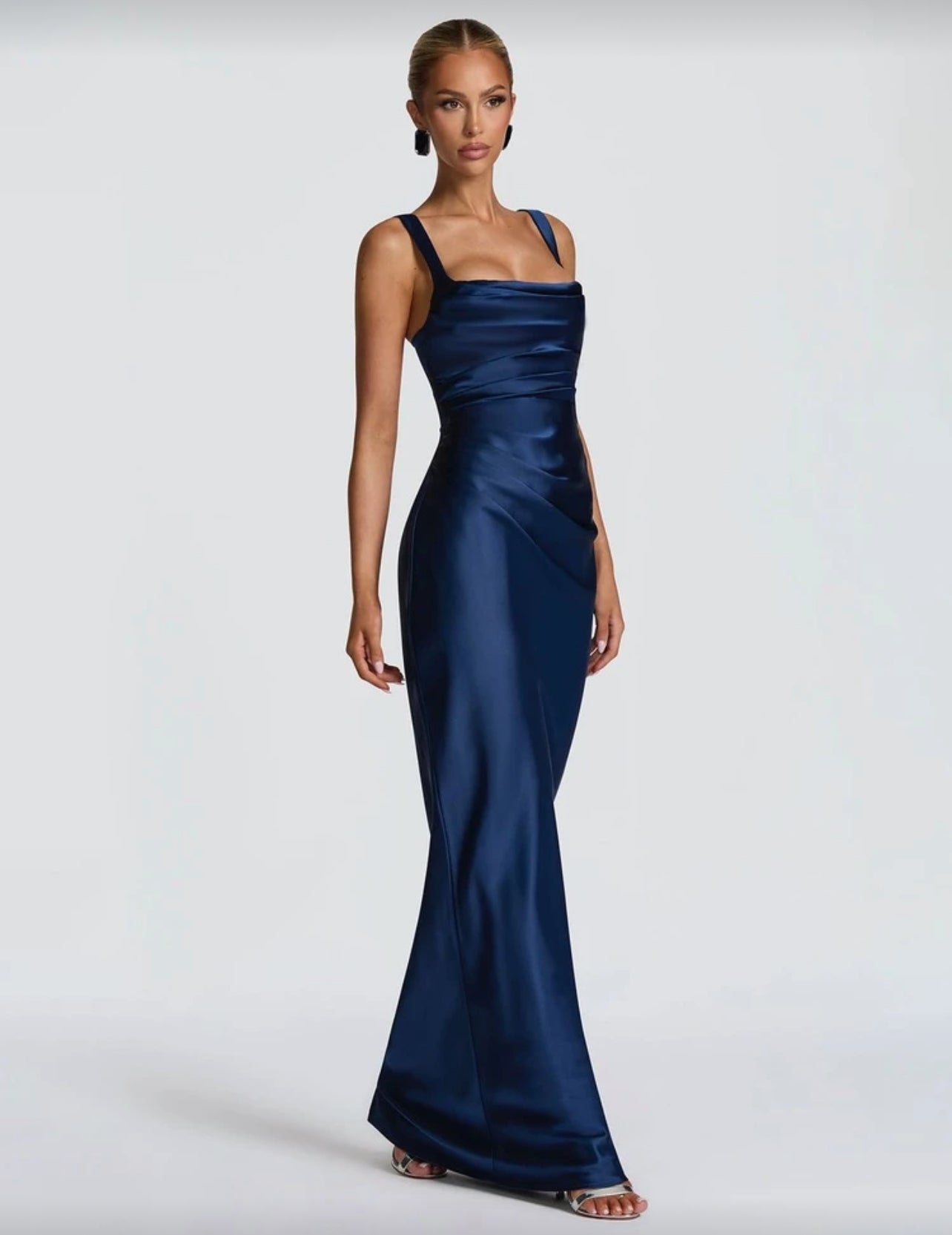 Clinched Bodywaist Dress