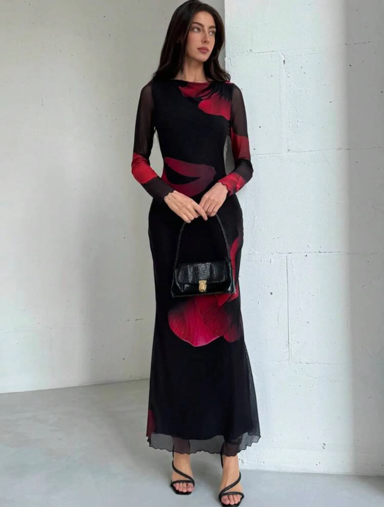 Rosy Dress photo 6